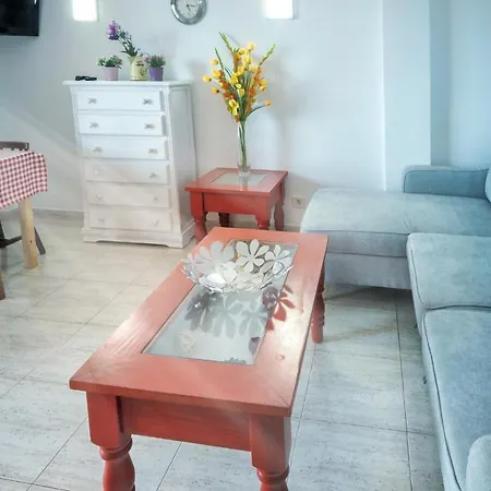 Comodoro Aparment Playa Los Cristianos شقة *